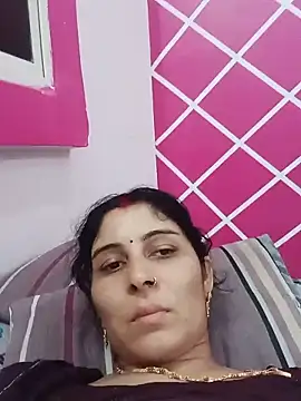 Snapshot of Hot_ree85 chatting on May 29, 4:10 am Hot ree85 online show from May 29, 4:10 am