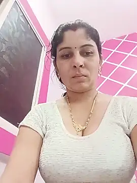 Snapshot of Hot_ree85 chatting on June 5, 1:56 am Hot ree85 online show from June 5, 1:56 am