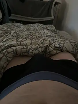 Snapshot of tonieja97 chatting on February 26, 1:48 am tonieja97 online show from February 26, 1:48 am