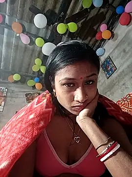 Snapshot of Night-Couple2 chatting on January 9, 5:37 pm Night-Couple2 online show from January 9, 5:37 pm