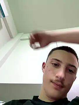 Snapshot of chrisst32 chatting on January 11, 9:42 pm chrisst32 online show from January 11, 9:42 pm