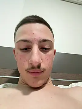 Snapshot of chrisst32 chatting on February 5, 5:17 pm chrisst32 online show from February 5, 5:17 pm