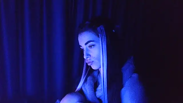 Vlada Elfie online show from February 2, 8:51 pm