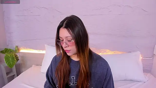 lanna 18  online show from January 10, 11:56 am