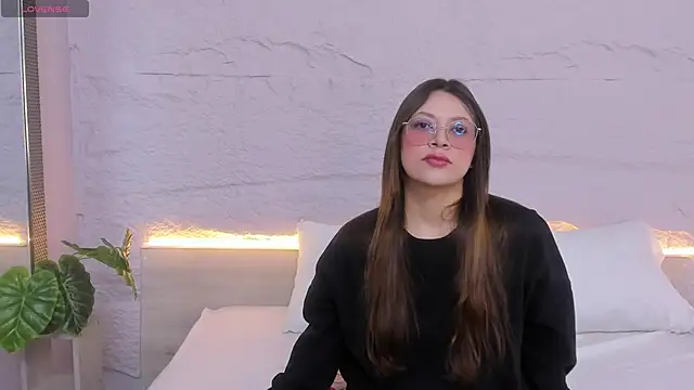 lanna 18  online show from February 10, 11:47 am