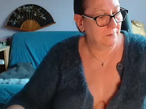 xmyriamx online show from March 21, 1:58 pm