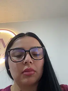 Snapshot of Mia__Bloom chatting on February 2, 6:39 pm Mia Bloom online show from February 2, 6:39 pm