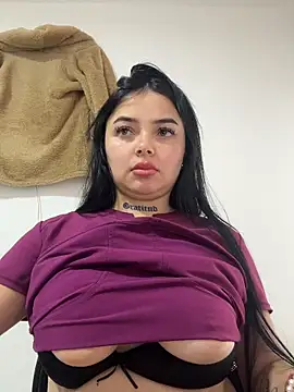Snapshot of Mia__Bloom chatting on February 5, 12:43 pm Mia Bloom online show from February 5, 12:43 pm
