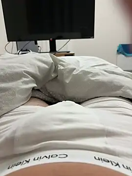 Snapshot of hrnylad_55 chatting on January 10, 8:43 pm hrnylad 55 online show from January 10, 8:43 pm