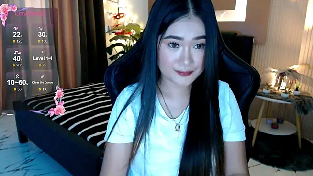 Snapshot of simplykhate chatting on June 3, 1:30 am simplykhate online show from June 3, 1:30 am