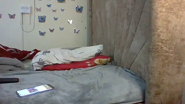 Snapshot of smily_sophia chatting on February 23, 4:54 am smily sophia online show from February 23, 4:54 am