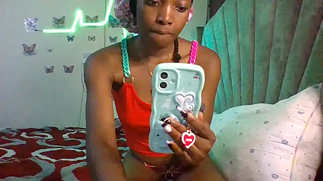 Snapshot of smily_sophia chatting on February 26, 6:34 am smily sophia online show from February 26, 6:34 am