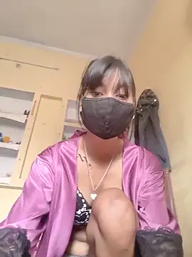 Snapshot of CUTEDIIVA chatting on June 11, 7:17 am CUTEDIIVA online show from June 11, 7:17 am