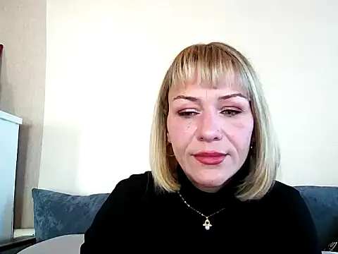 Snapshot of MissKryss chatting on February 14, 5:59 am MissKryss online show from February 14, 5:59 am