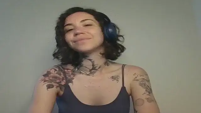 Snapshot of Dirty_Pink chatting on March 27, 9:32 am Dirty Pink online show from March 27, 9:32 am