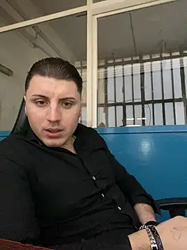 allee2206 online show from March 1, 6:15 am