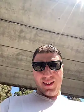 allee2206 online show from March 23, 10:41 am