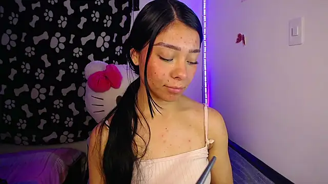 EmilyButterflyx online show from February 11, 1:54 am