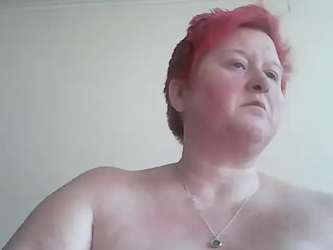 Snapshot of BustyRedxx chatting on April 2, 8:34 am BustyRedxx online show from April 2, 8:34 am