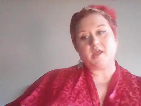 Snapshot of BustyRedxx chatting on April 8, 5:57 pm BustyRedxx online show from April 8, 5:57 pm