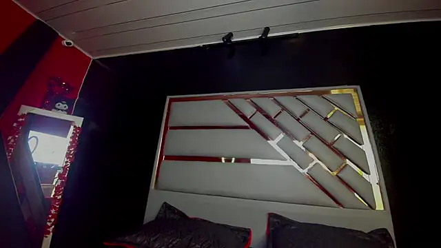 Clarita Hill online show from March 4, 7:53 pm