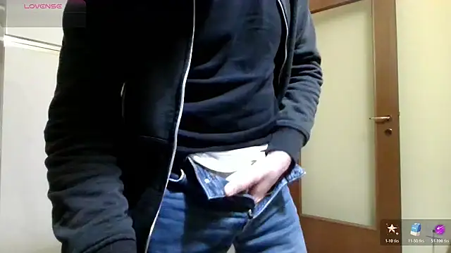 Snapshot of Ele7b5 chatting on March 1, 6:43 pm Ele7b5 online show from March 1, 6:43 pm