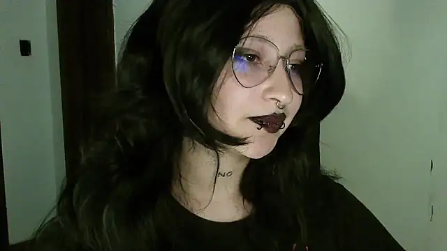 Snapshot of Aoidandelion chatting on February 22, 12:01 am Aoidandelion online show from February 22, 12:01 am