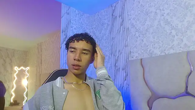 Zayn tay online show from February 8, 3:10 am