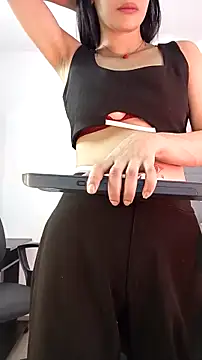 Snapshot of saray_reesee chatting on February 21, 7:59 pm saray reesee online show from February 21, 7:59 pm