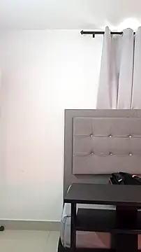 Snapshot of saray_reesee chatting on February 24, 6:50 pm saray reesee online show from February 24, 6:50 pm