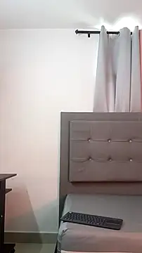 Snapshot of saray_reesee chatting on February 26, 4:28 pm saray reesee online show from February 26, 4:28 pm