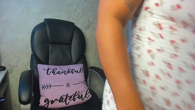 tanisha  lux online show from February 27, 7:47 pm