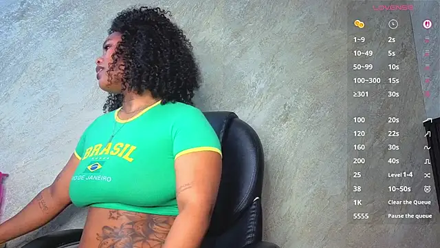 Snapshot of tanisha__lux chatting on July 17, 3:24 am tanisha lux online show from July 17, 3:24 am