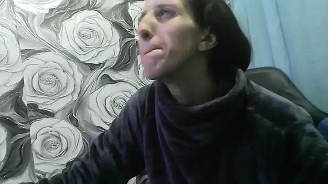 Snapshot of _wolfxsnowy_ chatting on February 2, 12:48 pm wolfxsnowy online show from February 2, 12:48 pm