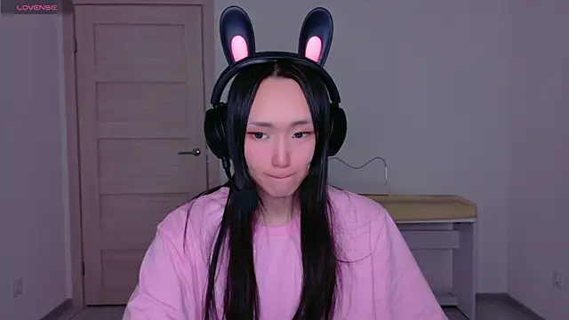 ChosenChampionofSlaanesh online show from February 11, 1:21 am