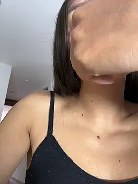 TaylorrHill online show from June 16, 8:22 pm