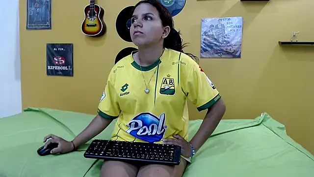 Snapshot of marcelasweet457 chatting on February 26, 1:21 pm marcelasweet457 online show from February 26, 1:21 pm