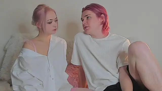 SweetheartsFriends online show from February 5, 7:24 am