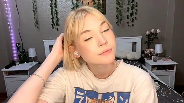 LlsabethHaze online show from February 4, 2:23 pm