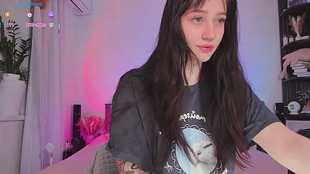 Snapshot of softnoire chatting on March 28, 2:16 pm softnoire online show from March 28, 2:16 pm