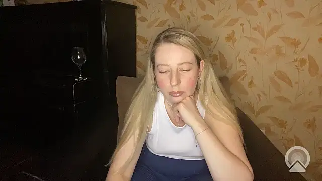 Miralisse online show from March 28, 4:28 pm