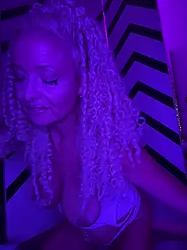 Snapshot of Natasha_holz chatting on April 7, 12:33 am Natasha holz online show from April 7, 12:33 am