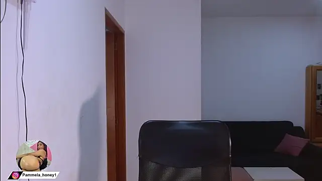 misshoney11 online show from March 13, 9:21 pm