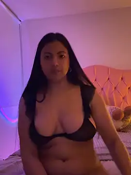 Nina Belle online show from February 28, 3:40 am