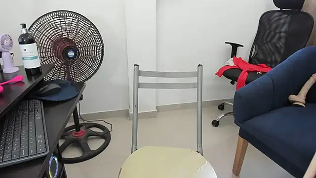 saskya13 online show from February 12, 4:13 pm