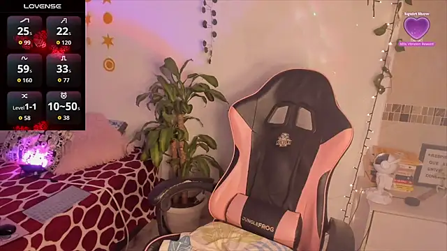 Snapshot of Pisces_angel chatting on March 3, 10:59 pm Pisces angel online show from March 3, 10:59 pm