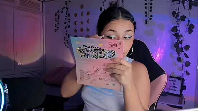 Snapshot of Pisces_angel chatting on March 27, 3:01 pm Pisces angel online show from March 27, 3:01 pm