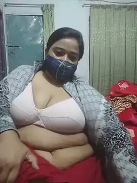 momo loves online show from February 18, 5:09 pm