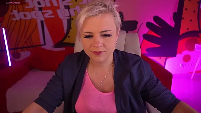 Snapshot of CrystalVibe chatting on March 14, 6:41 am CrystalVibe online show from March 14, 6:41 am