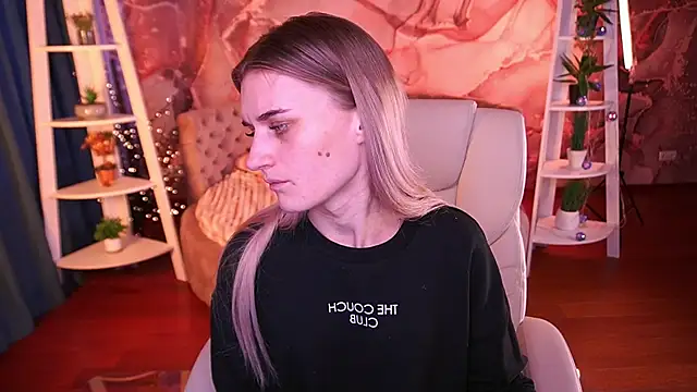 DiamondNina online show from March 17, 7:33 am